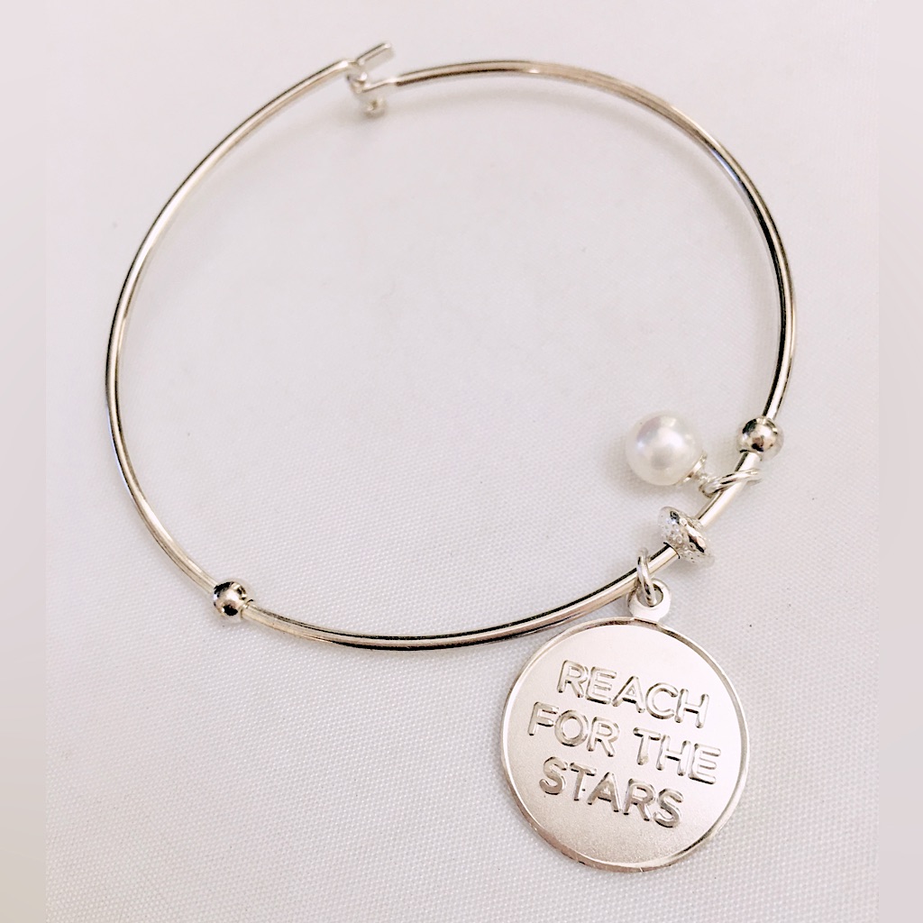 Vantel Pearls Bracelet Reach For The Stars Silver Charm 15$